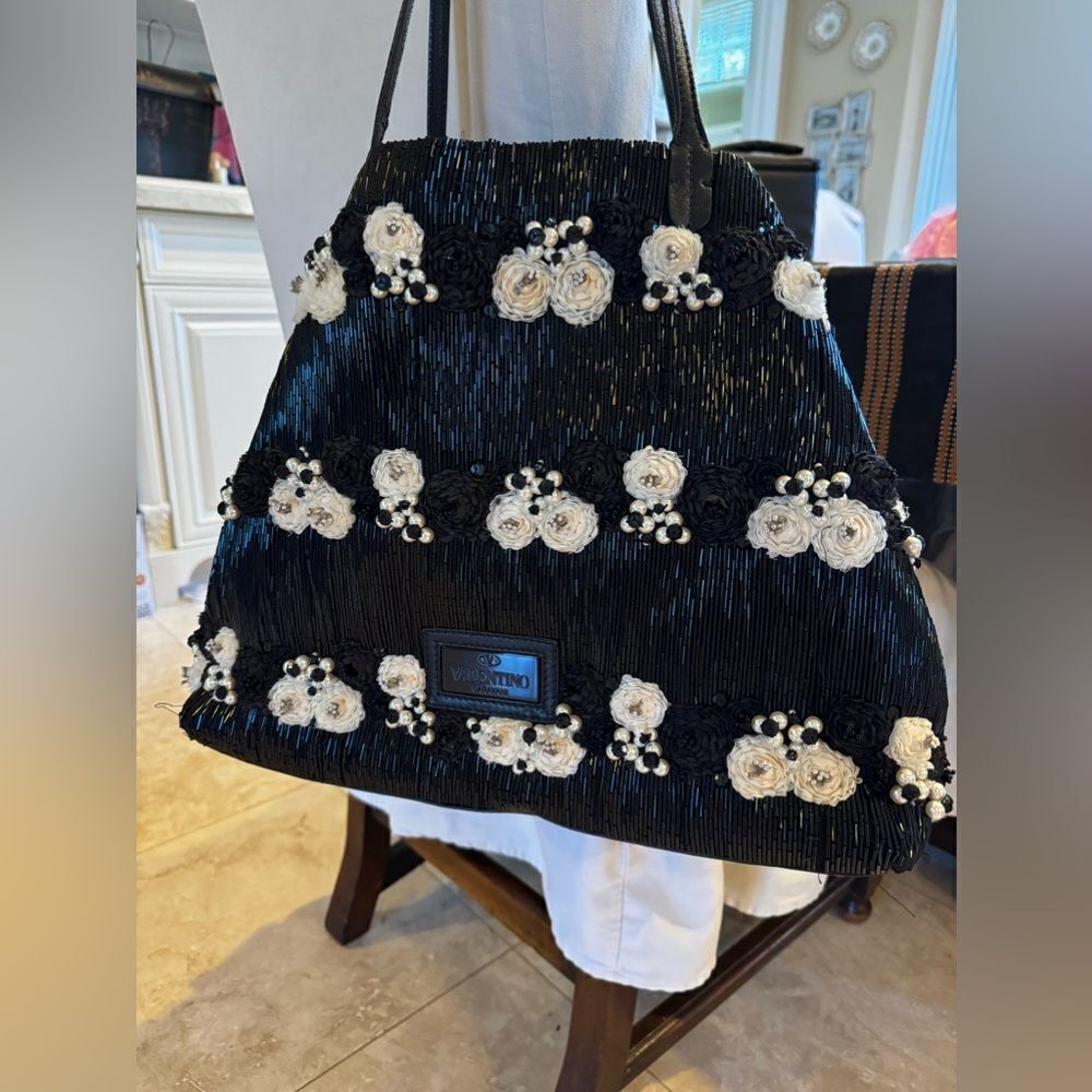 **ULTRA RARE** AUTH VALENTINO BEADED FLOWER BAG - Picture 15 of 16